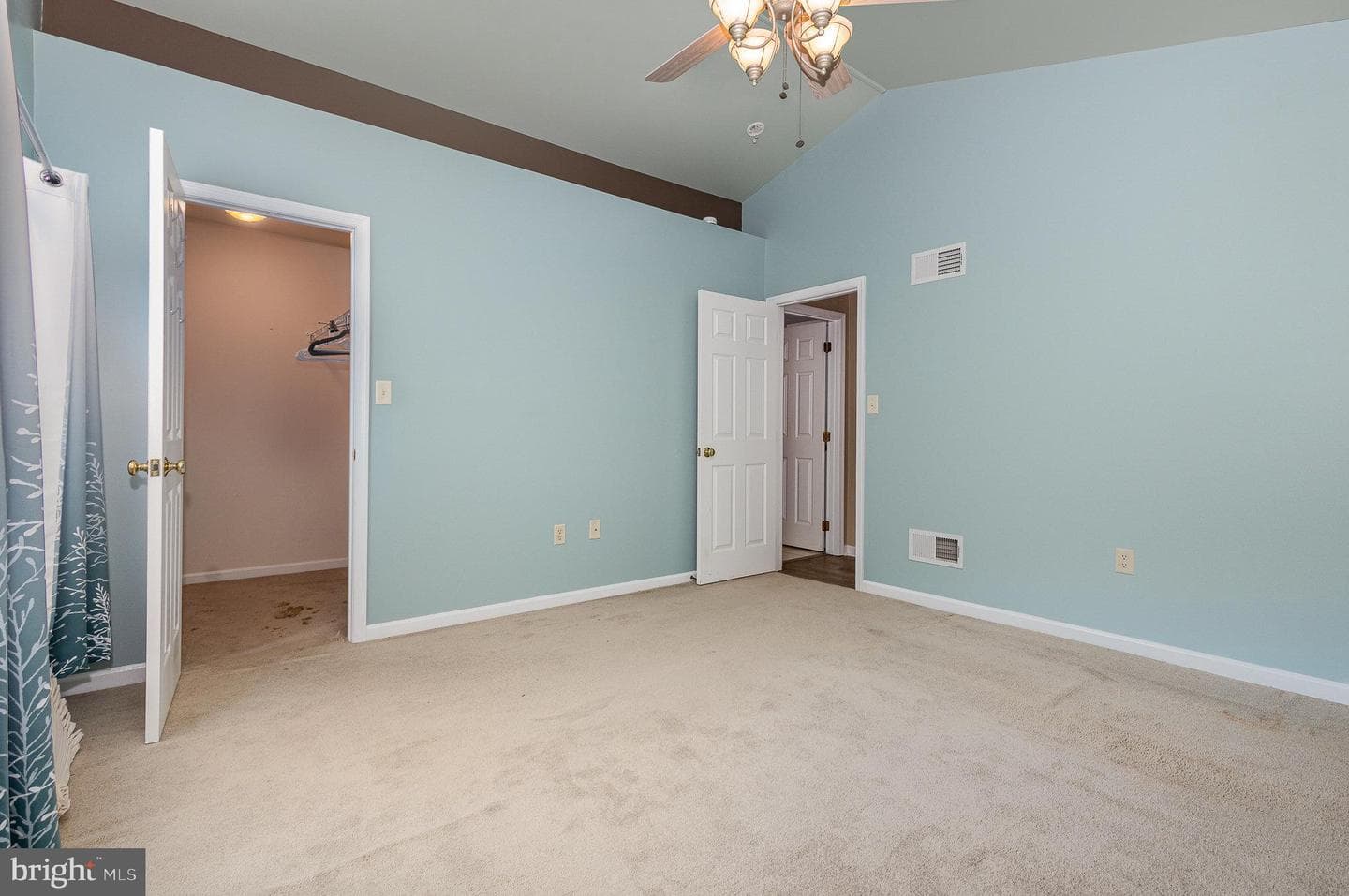 937 Sycamore Lane photo 15