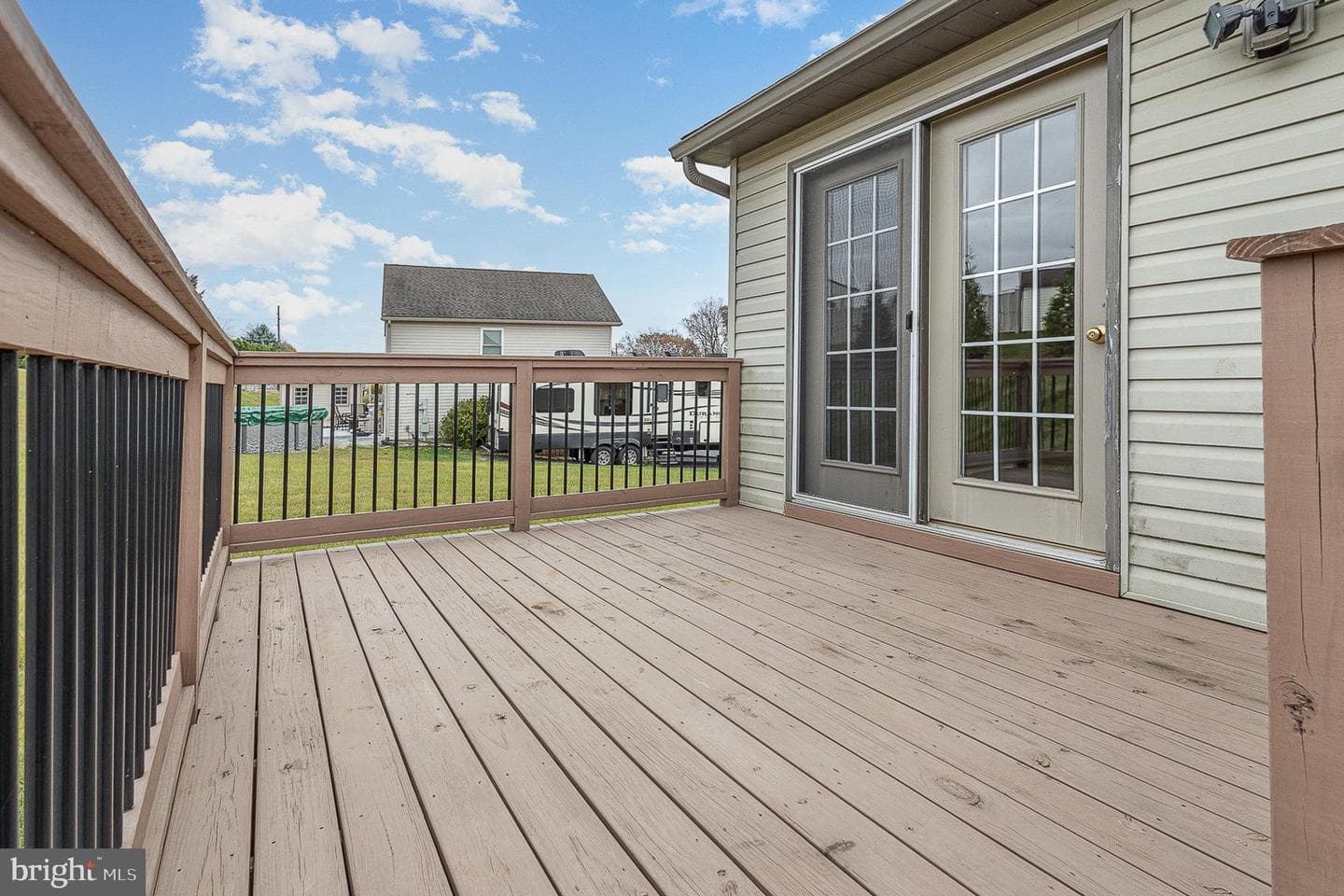 937 Sycamore Lane photo 22
