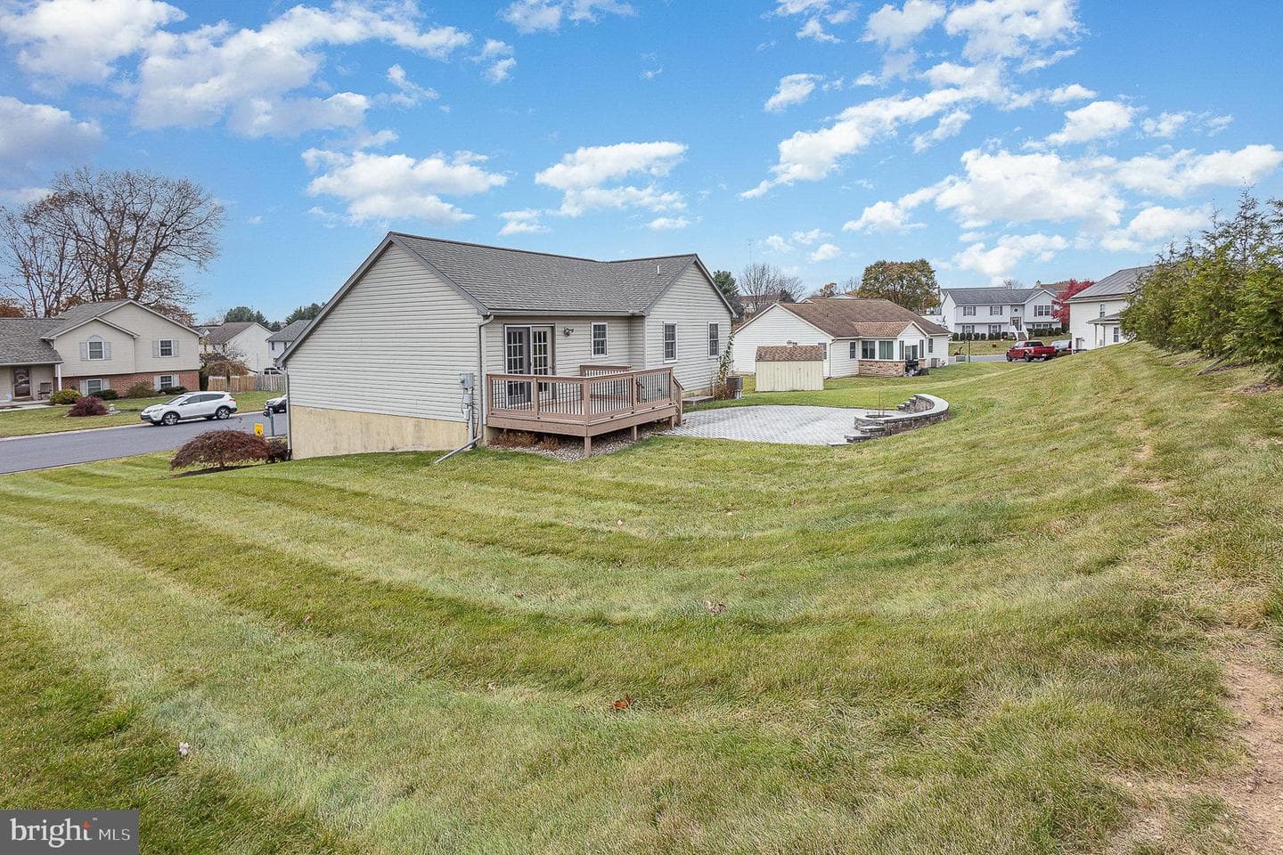 937 Sycamore Lane photo 25