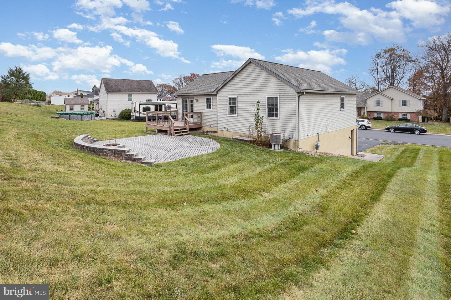 937 Sycamore Lane photo 26