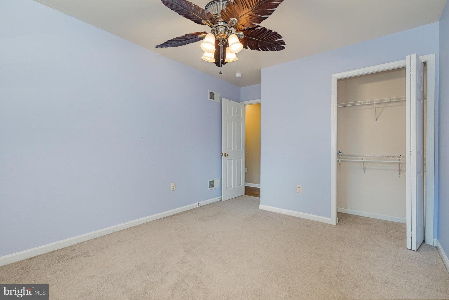 937 Sycamore Lane photo 5