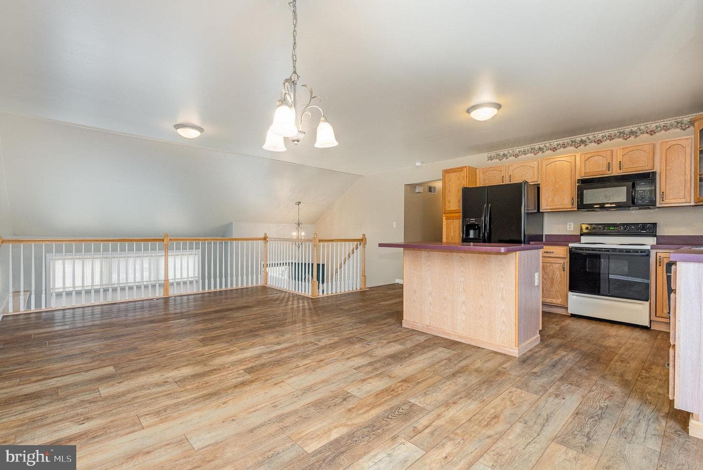 937 Sycamore Lane photo 7
