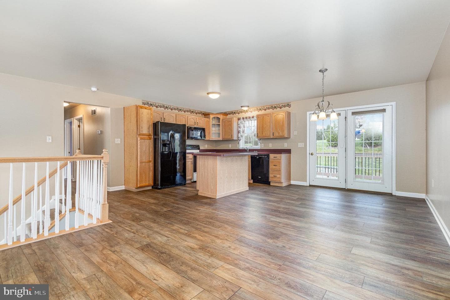937 Sycamore Lane photo 8