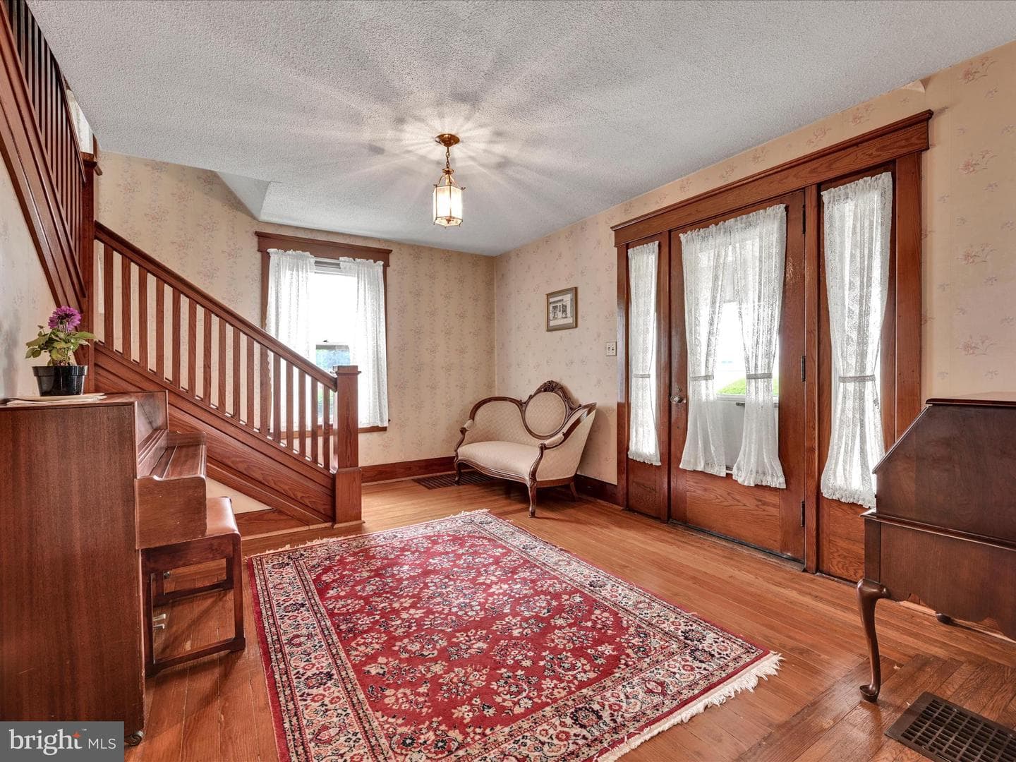 2000 S 5th Avenue photo 4