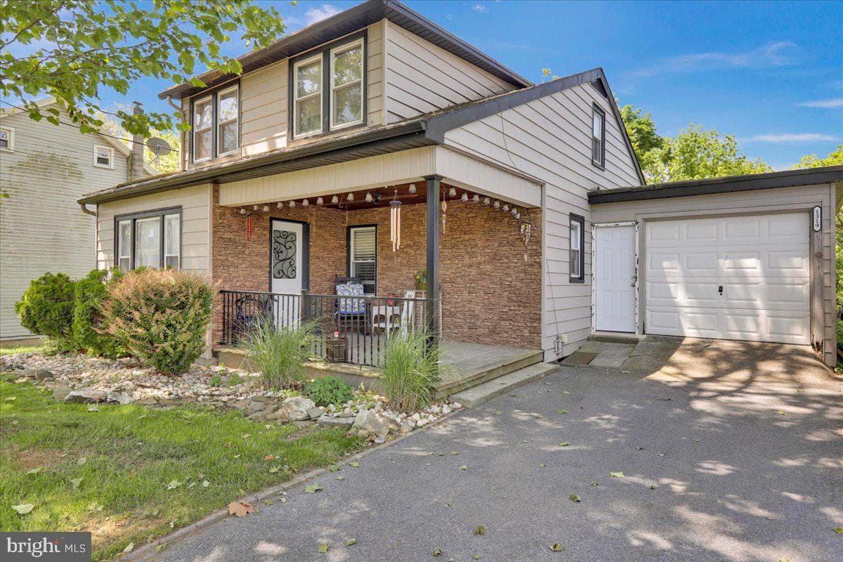 1319 Sandhill Road photo 2