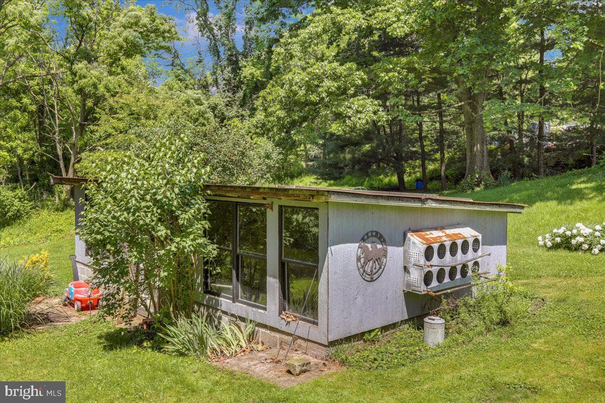 1319 Sandhill Road photo 28