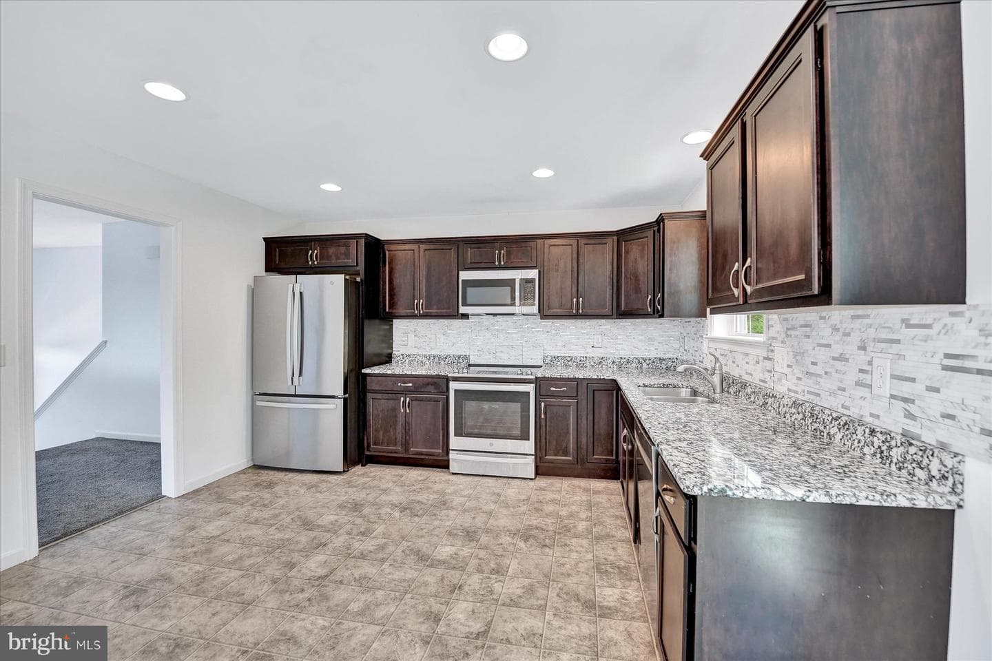 526 Darlington Avenue photo 25