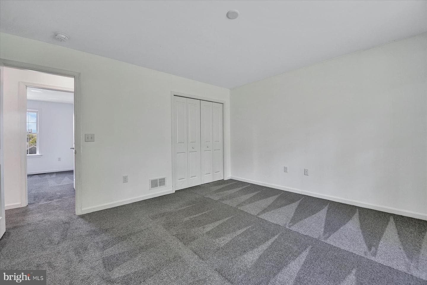 526 Darlington Avenue photo 32