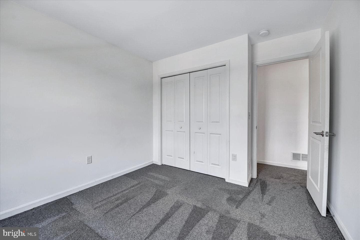 526 Darlington Avenue photo 37