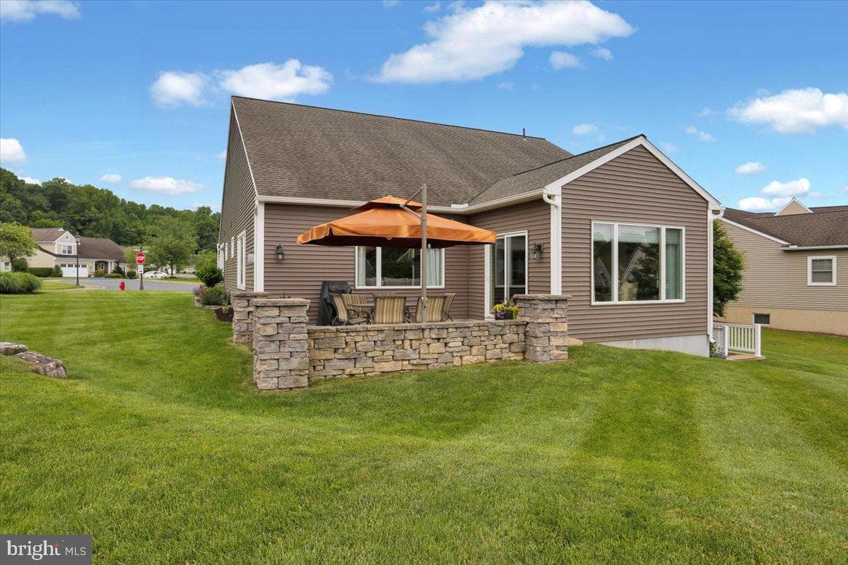 1026 Grant Circle photo 6