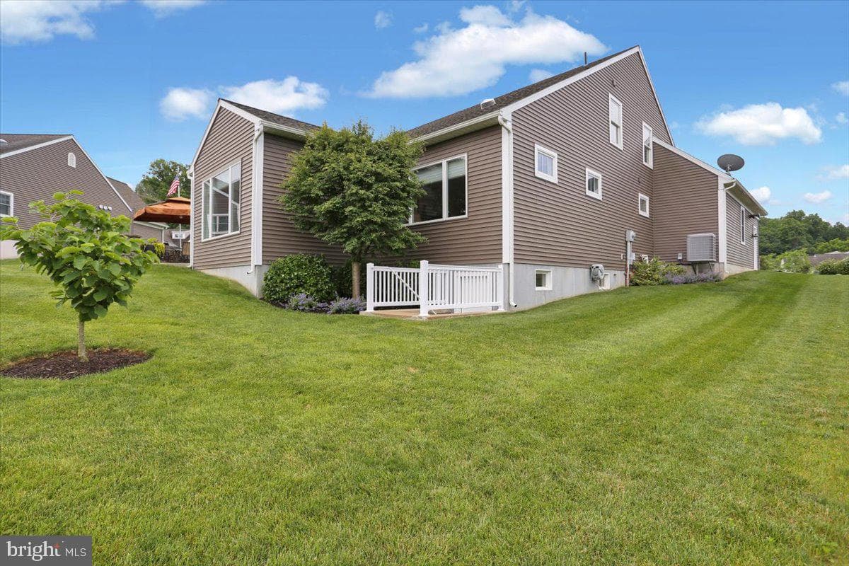 1026 Grant Circle photo 8