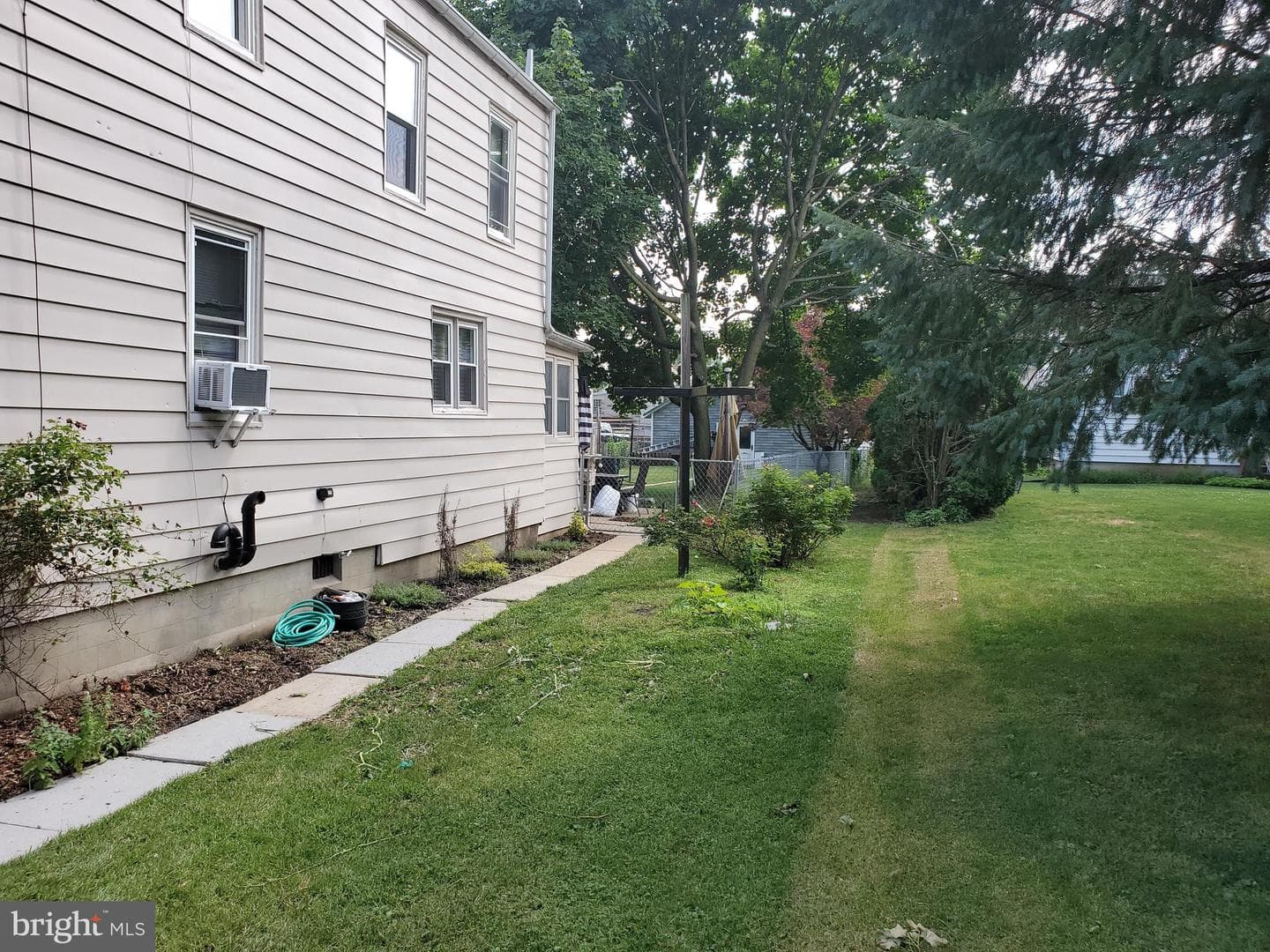524 S Railroad Street photo 5