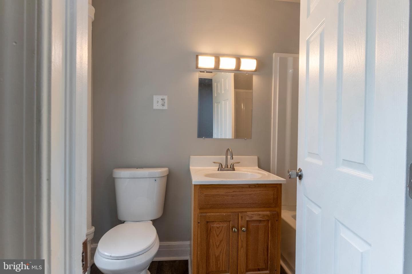 1032 Guilford Street photo 19