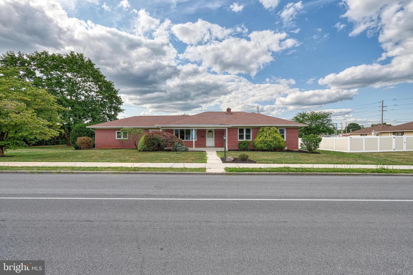 641 E Cherry Street photo 2