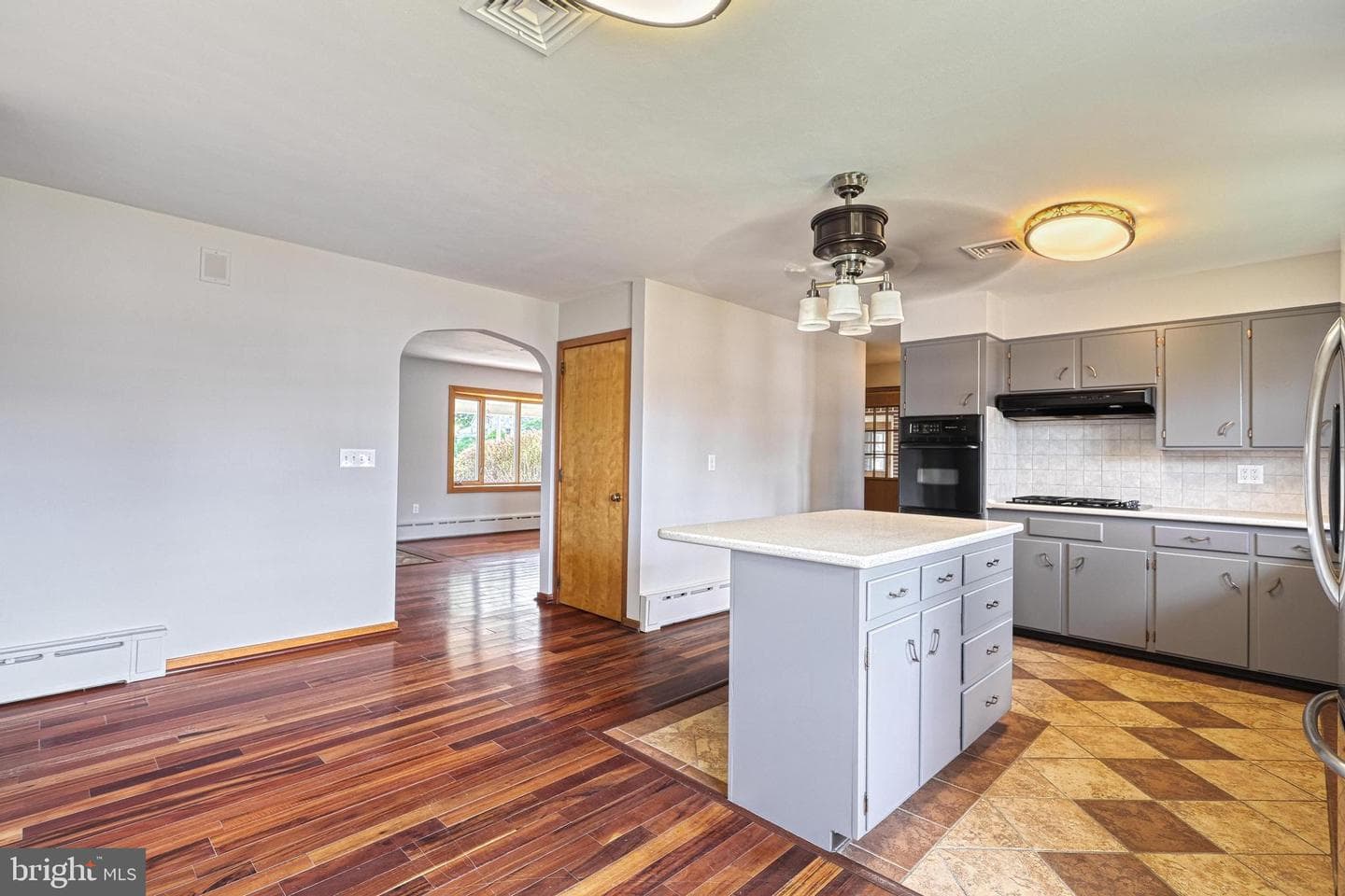 641 E Cherry Street photo 32