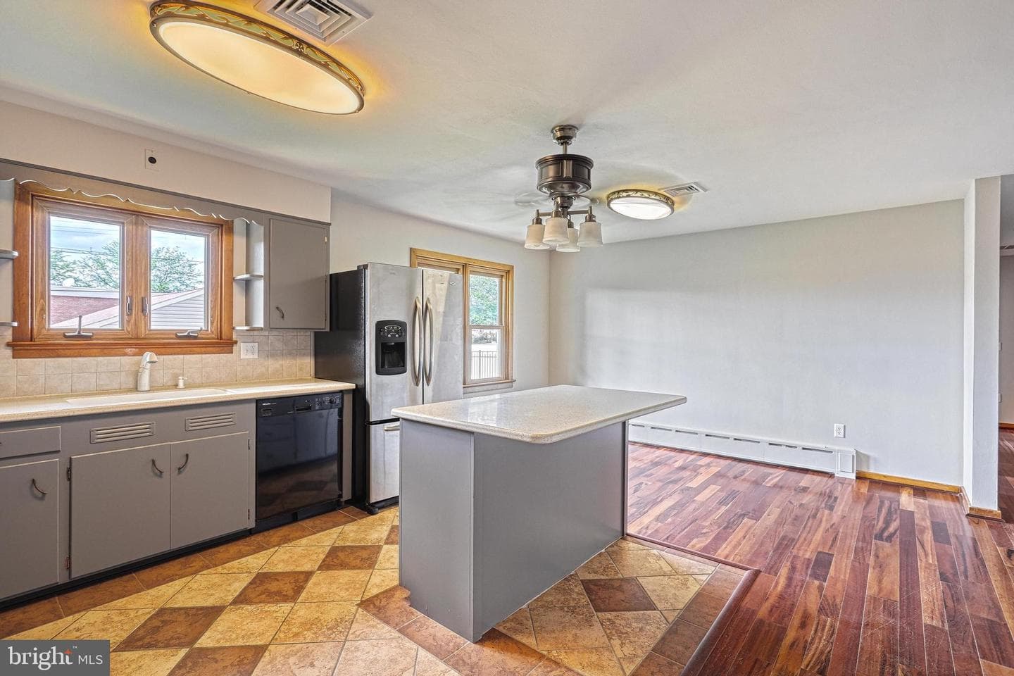 641 E Cherry Street photo 33