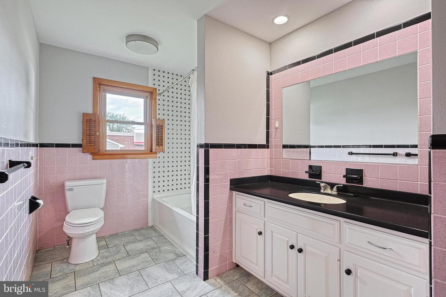641 E Cherry Street photo 47