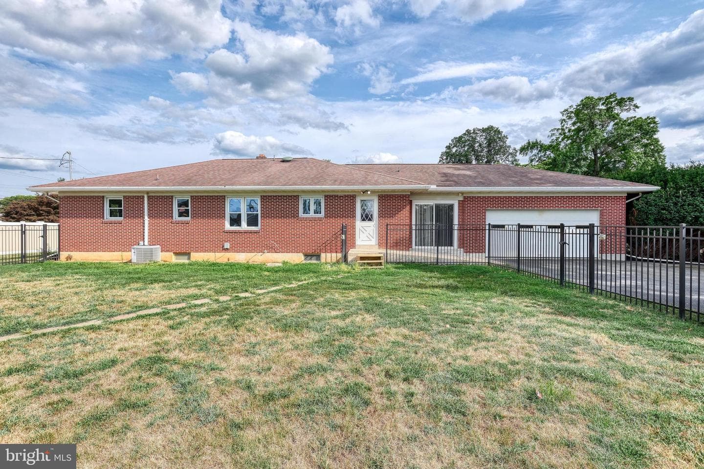 641 E Cherry Street photo 6