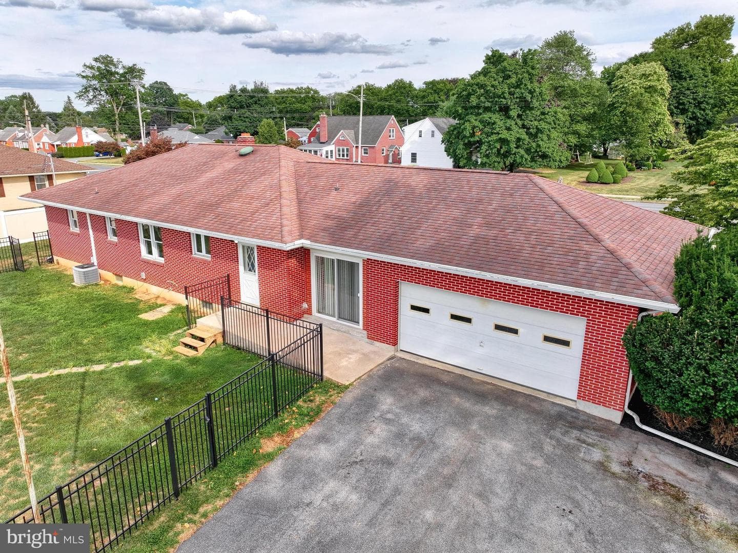 641 E Cherry Street photo 8