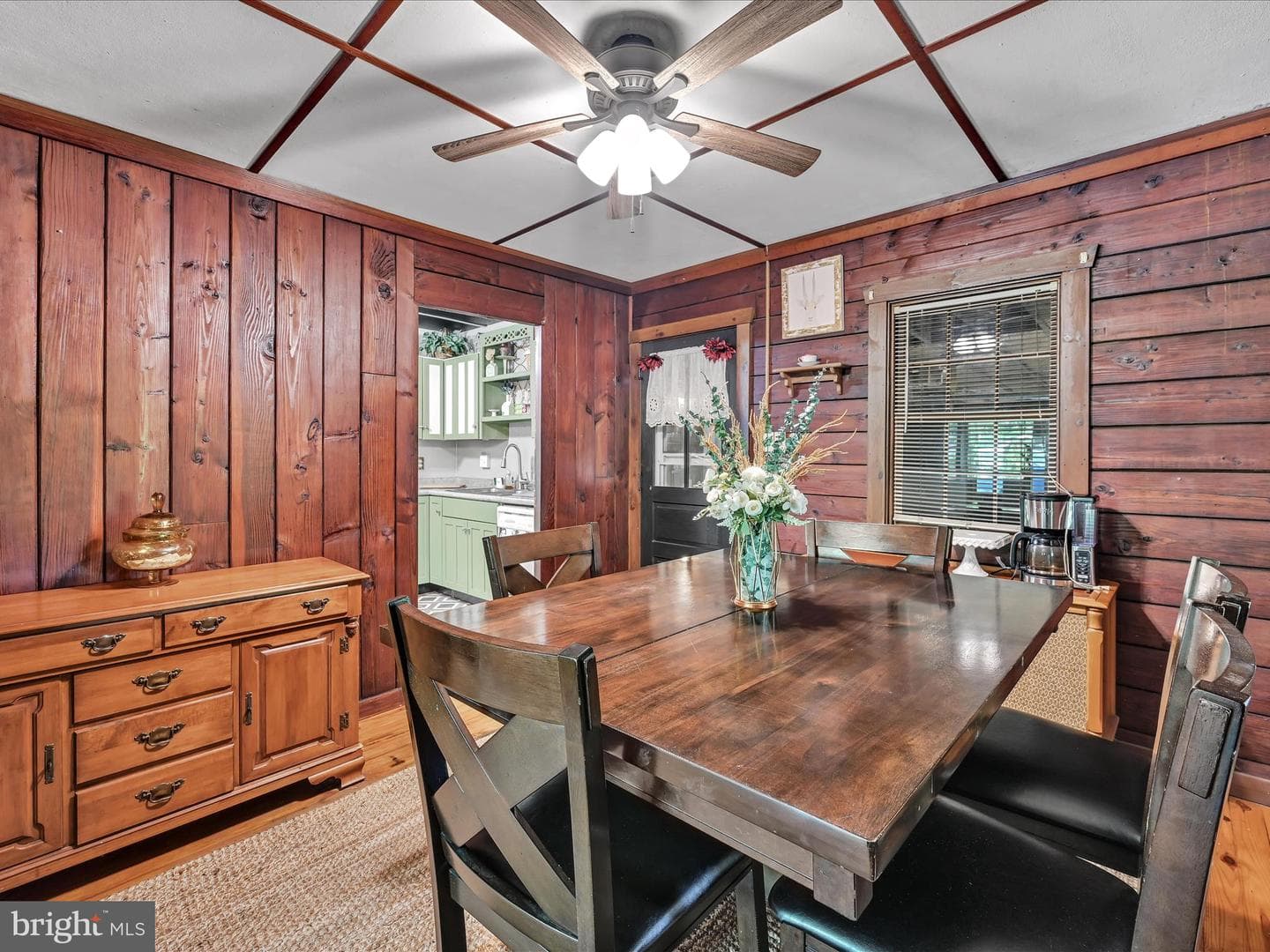 711 Beech Street photo 5