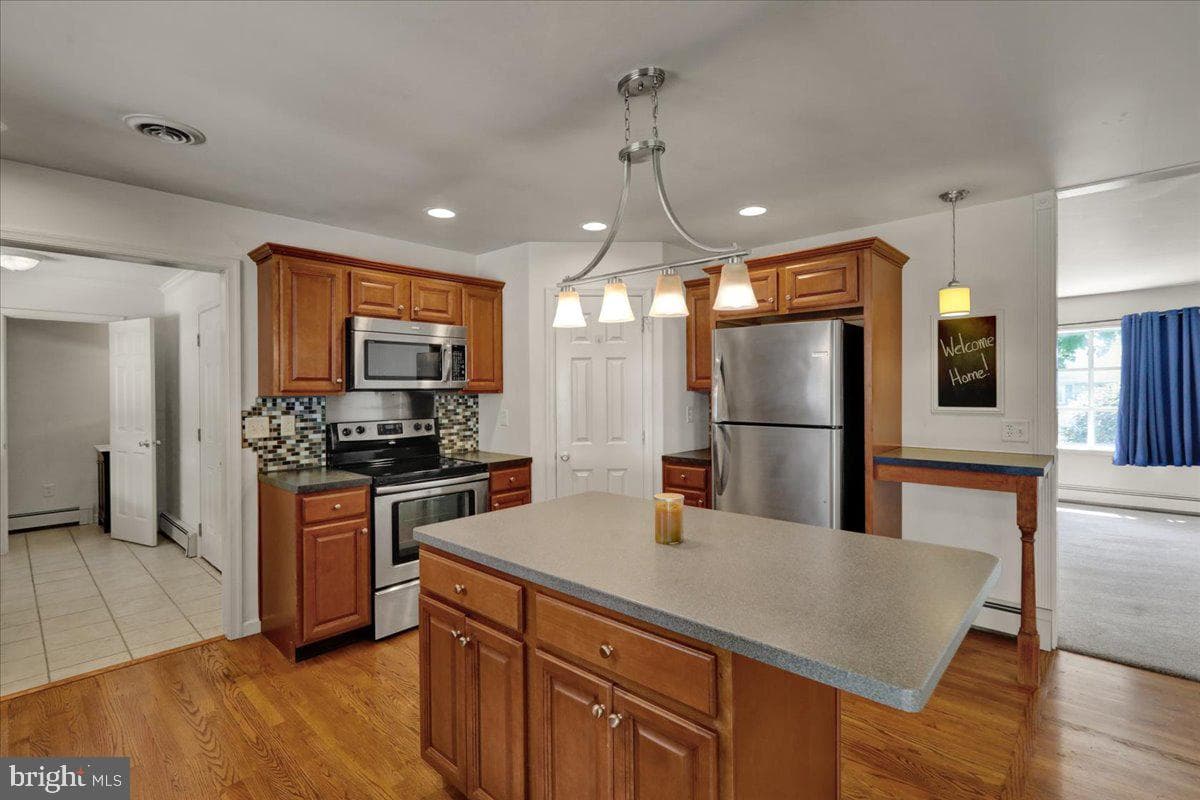 505 E Walnut Street photo 18