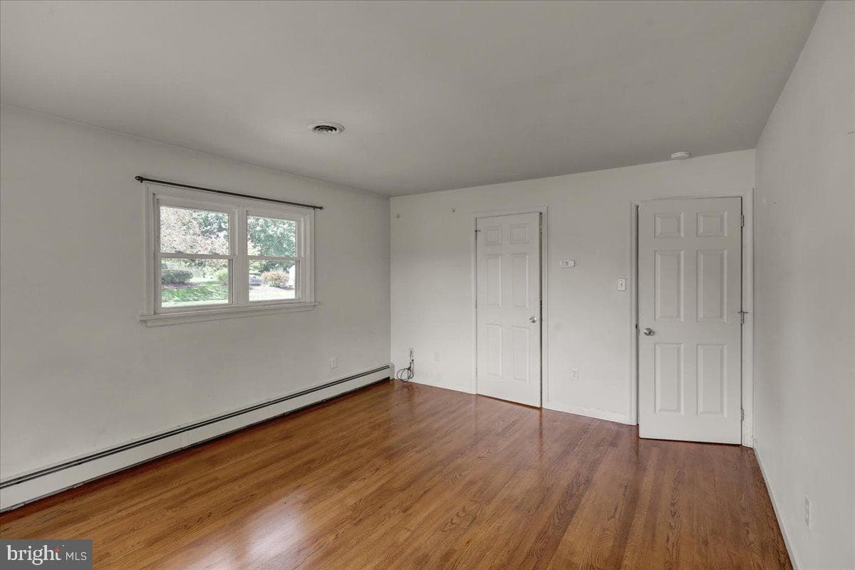 505 E Walnut Street photo 28