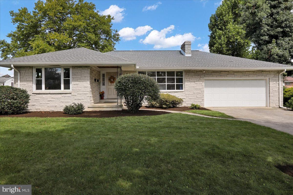 505 E Walnut Street photo 3