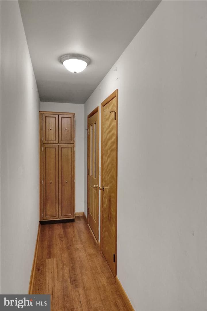 505 E Walnut Street photo 47
