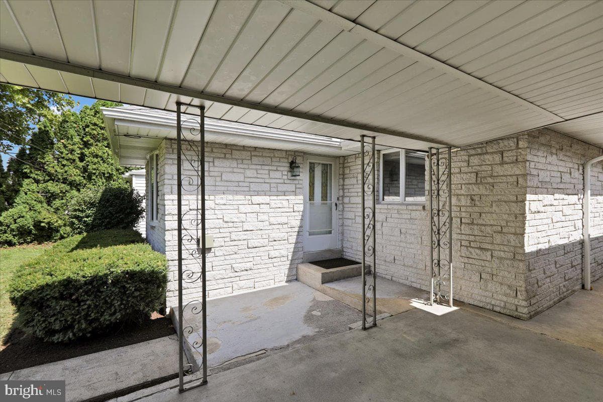 505 E Walnut Street photo 8