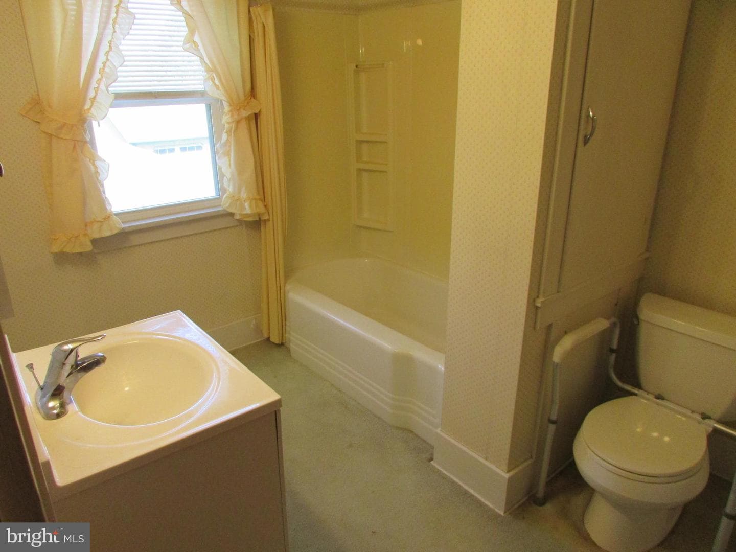 437 W Main Avenue photo 14