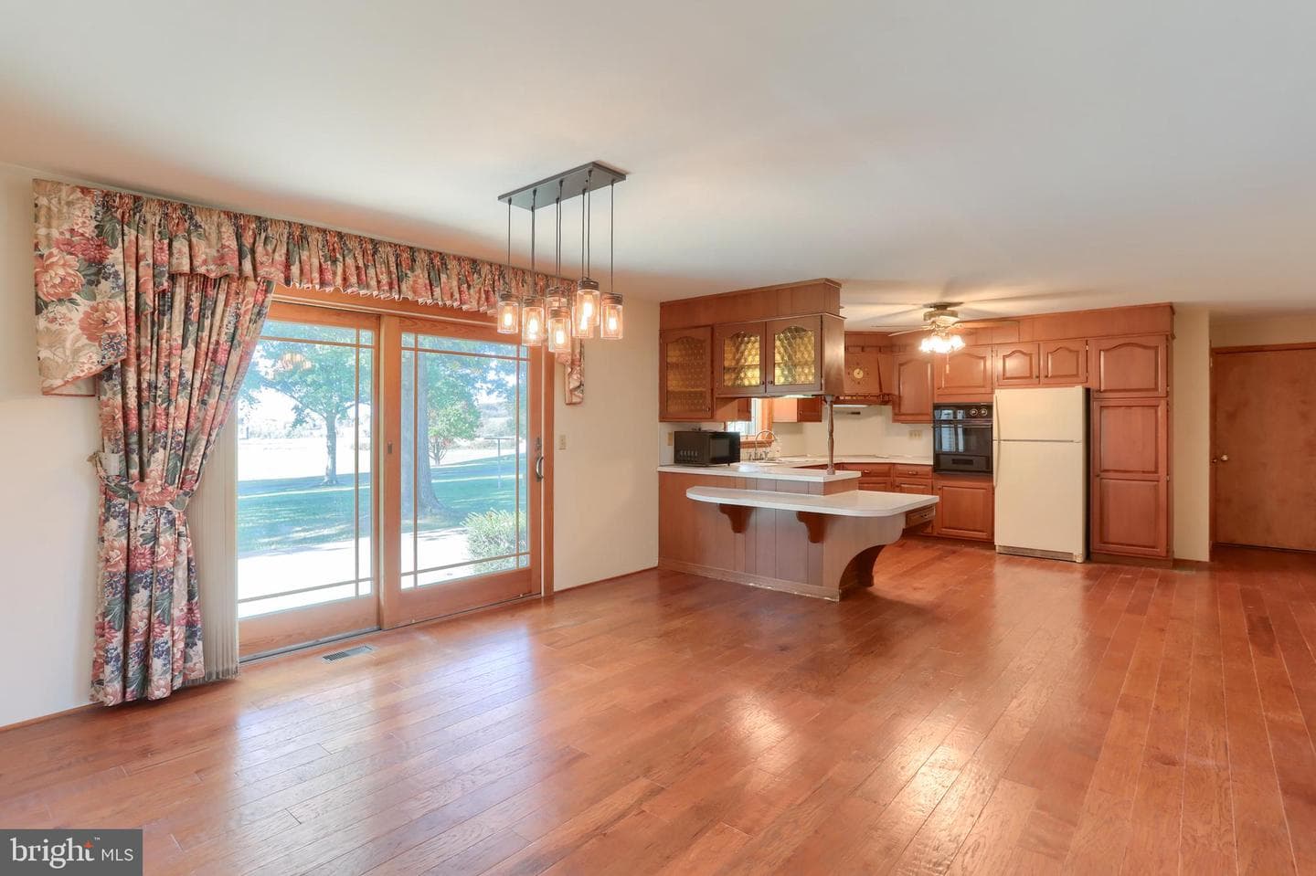 221 Golf Road photo 10