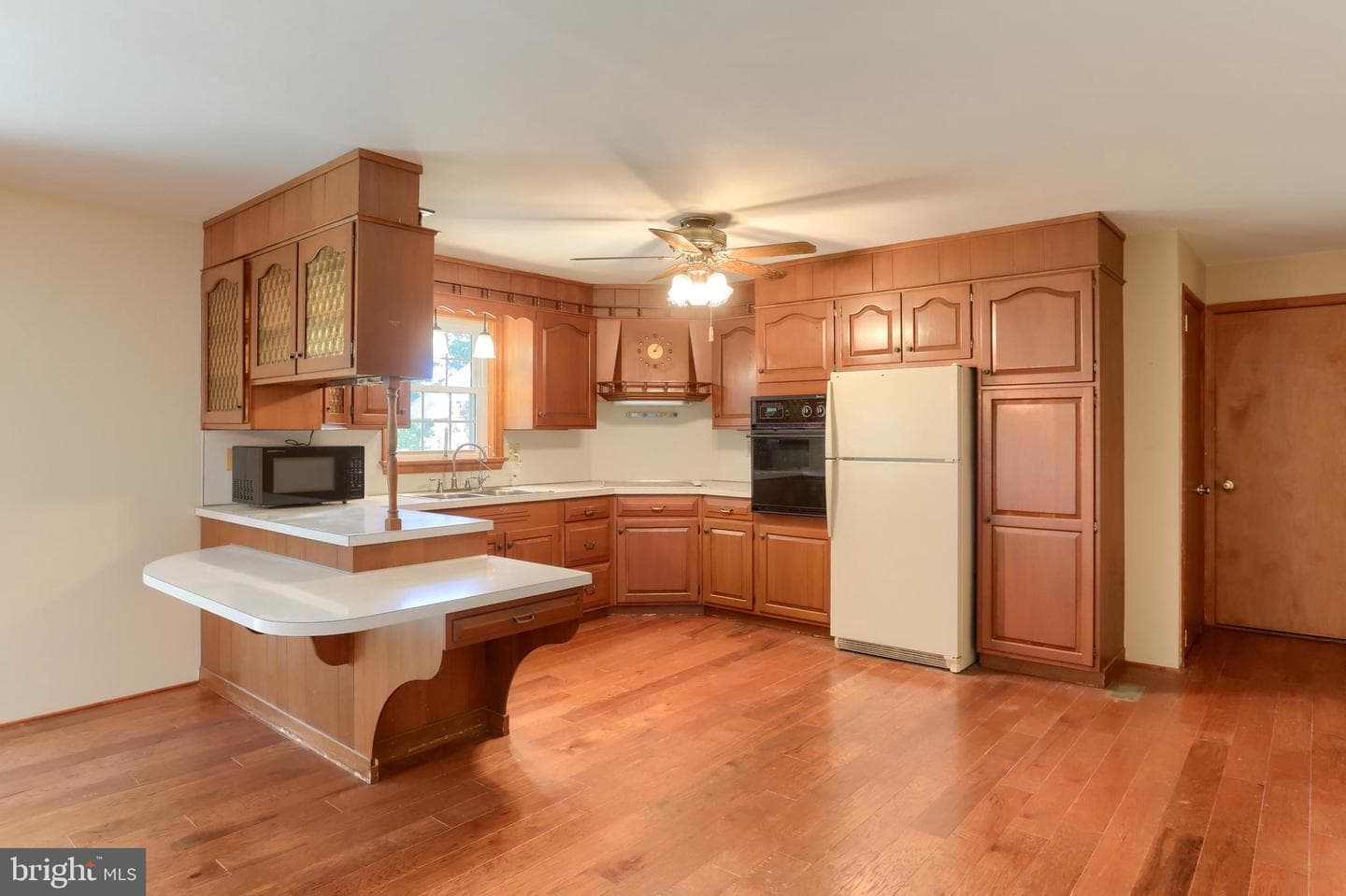 221 Golf Road photo 11