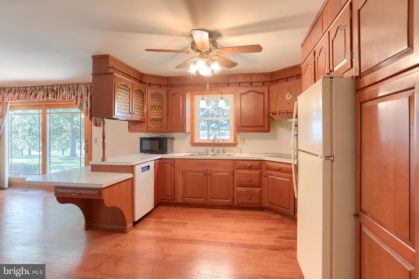 221 Golf Road photo 12