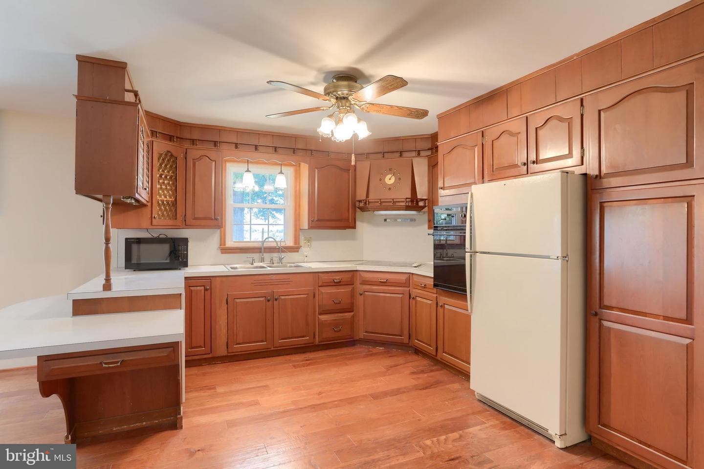 221 Golf Road photo 13