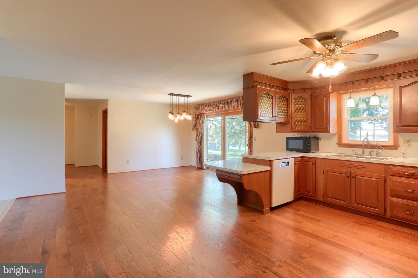221 Golf Road photo 14