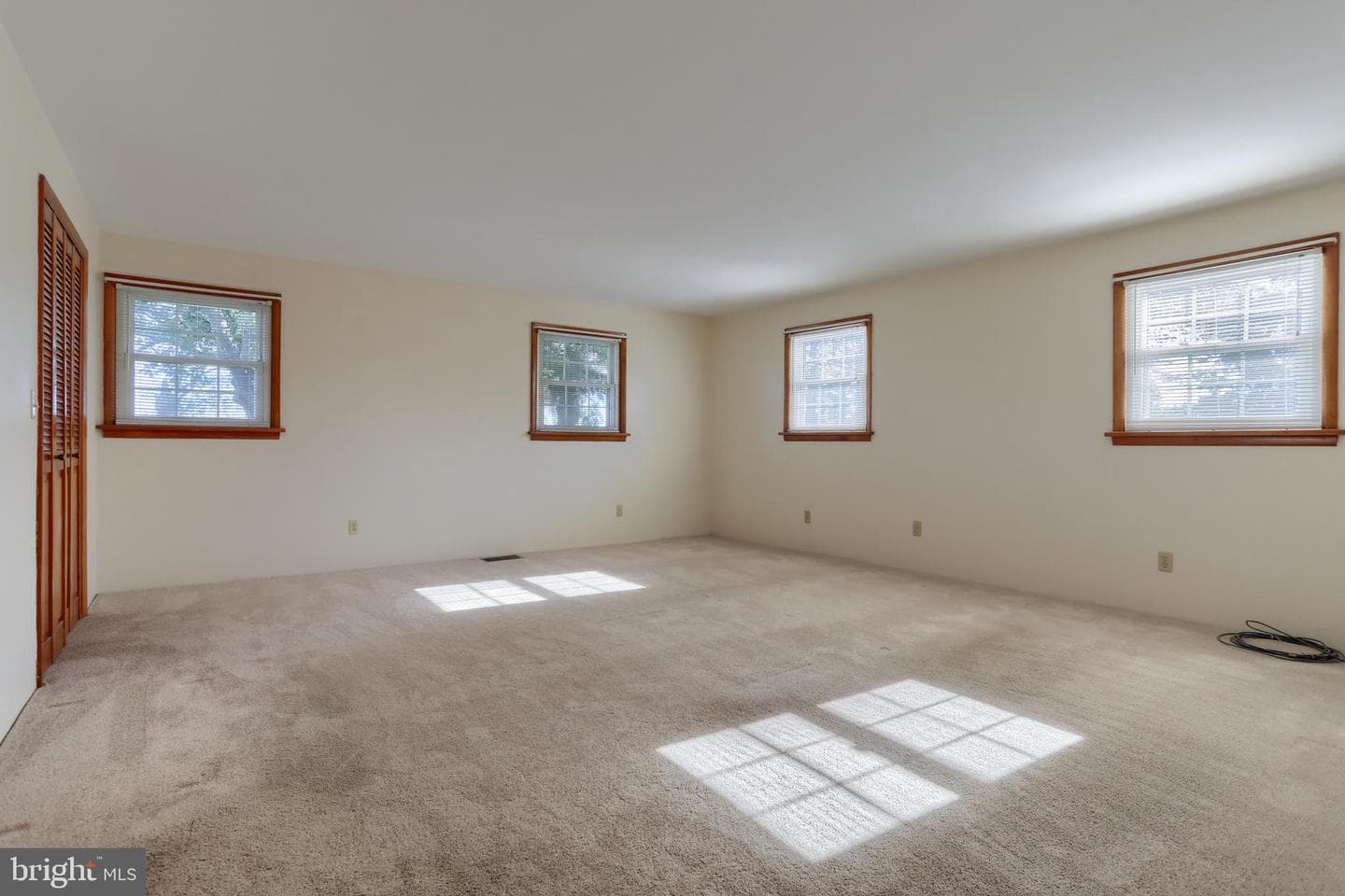 221 Golf Road photo 16