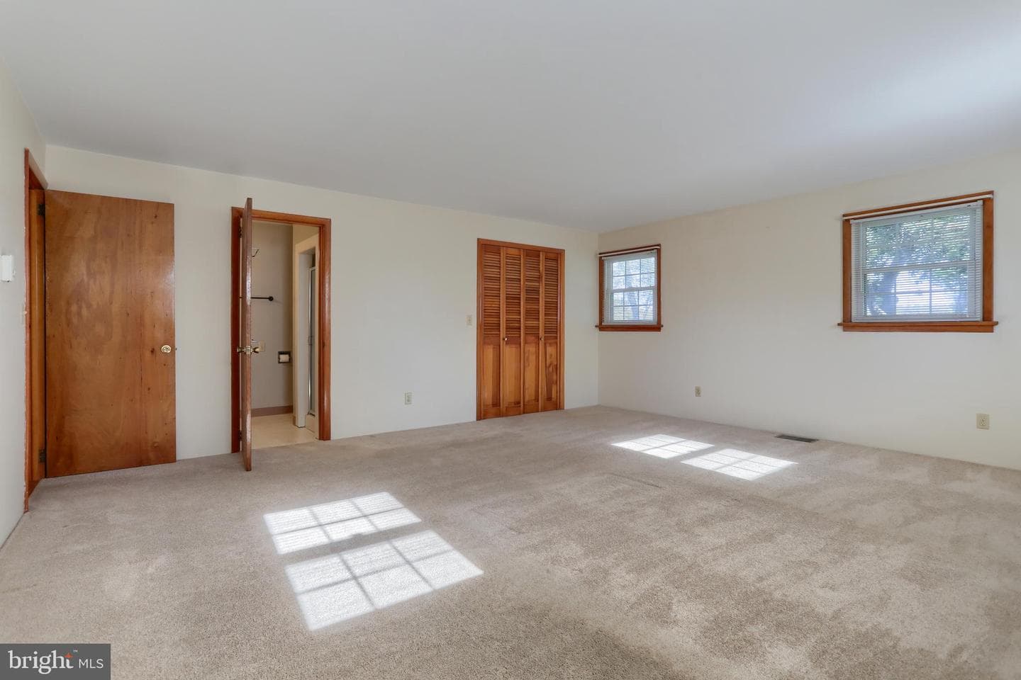 221 Golf Road photo 17