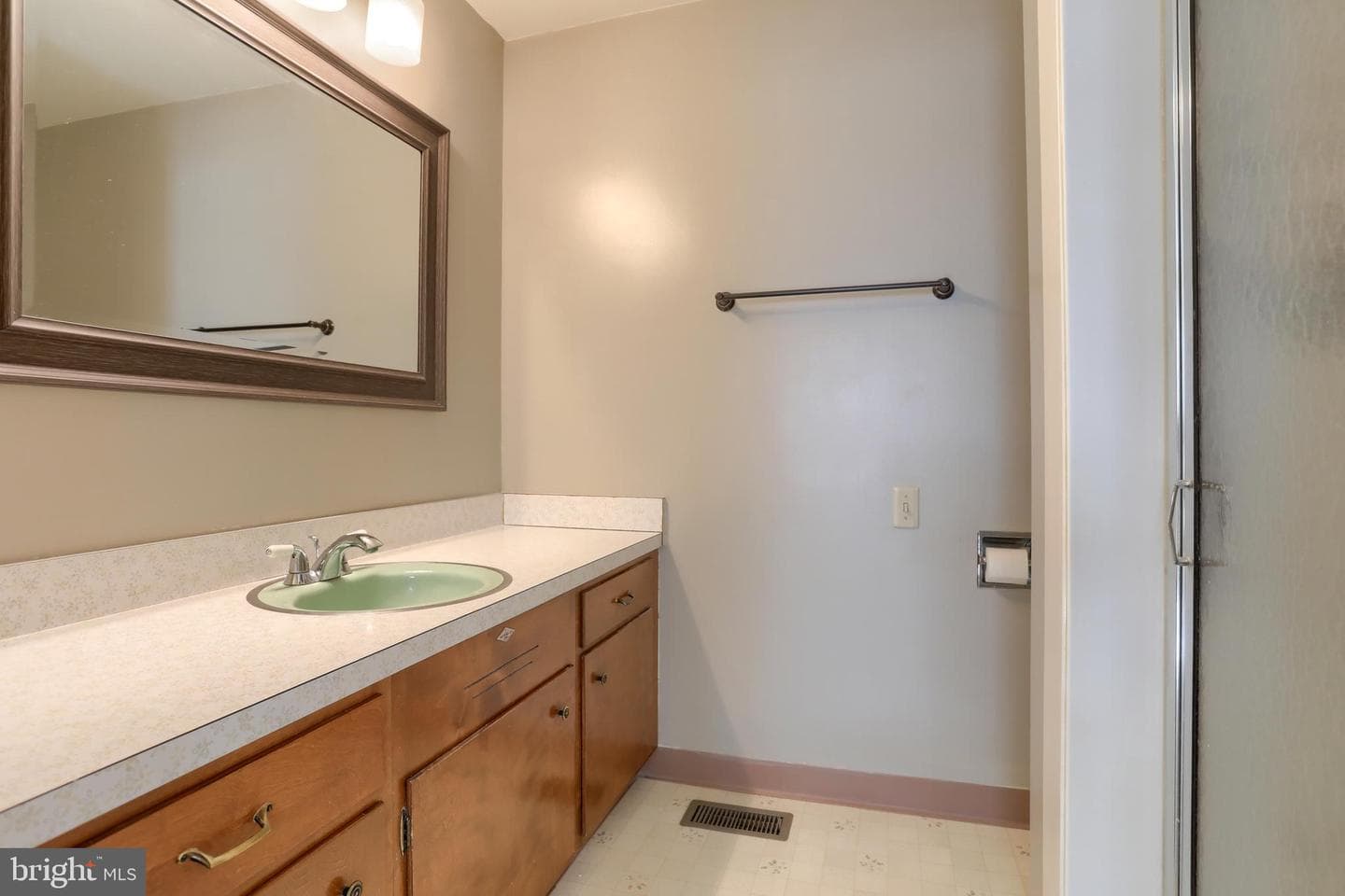 221 Golf Road photo 19
