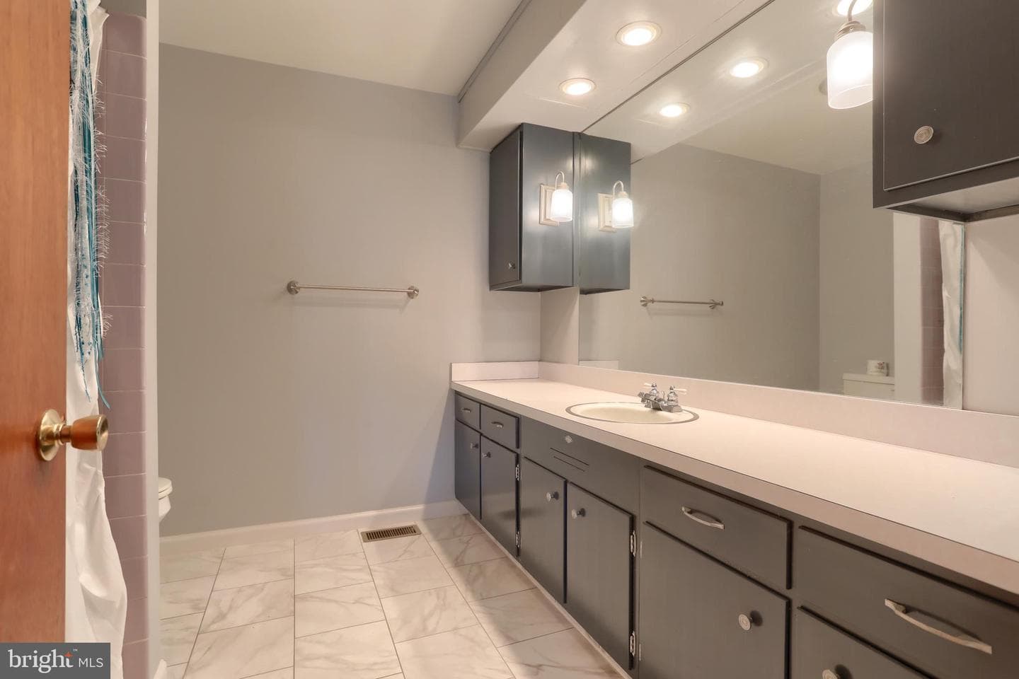 221 Golf Road photo 20
