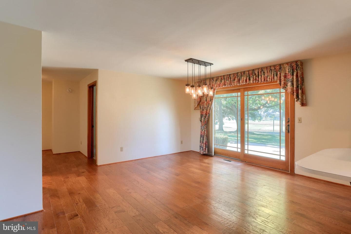 221 Golf Road photo 9