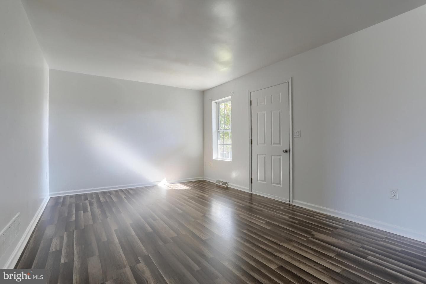 2127 Penn Street photo 8