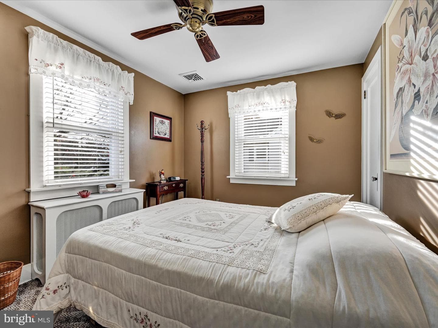 24 E Poplar Street photo 16