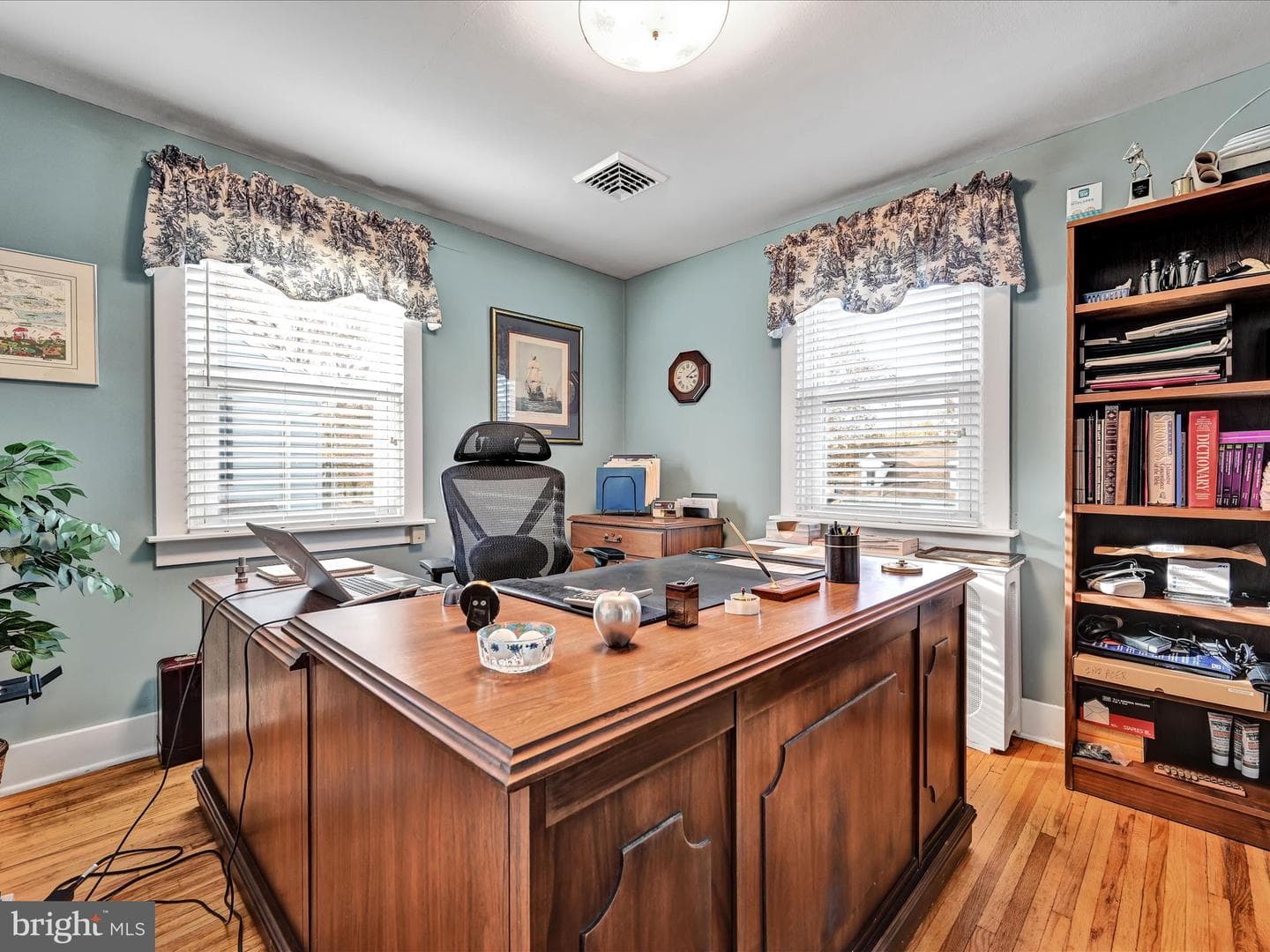 24 E Poplar Street photo 18