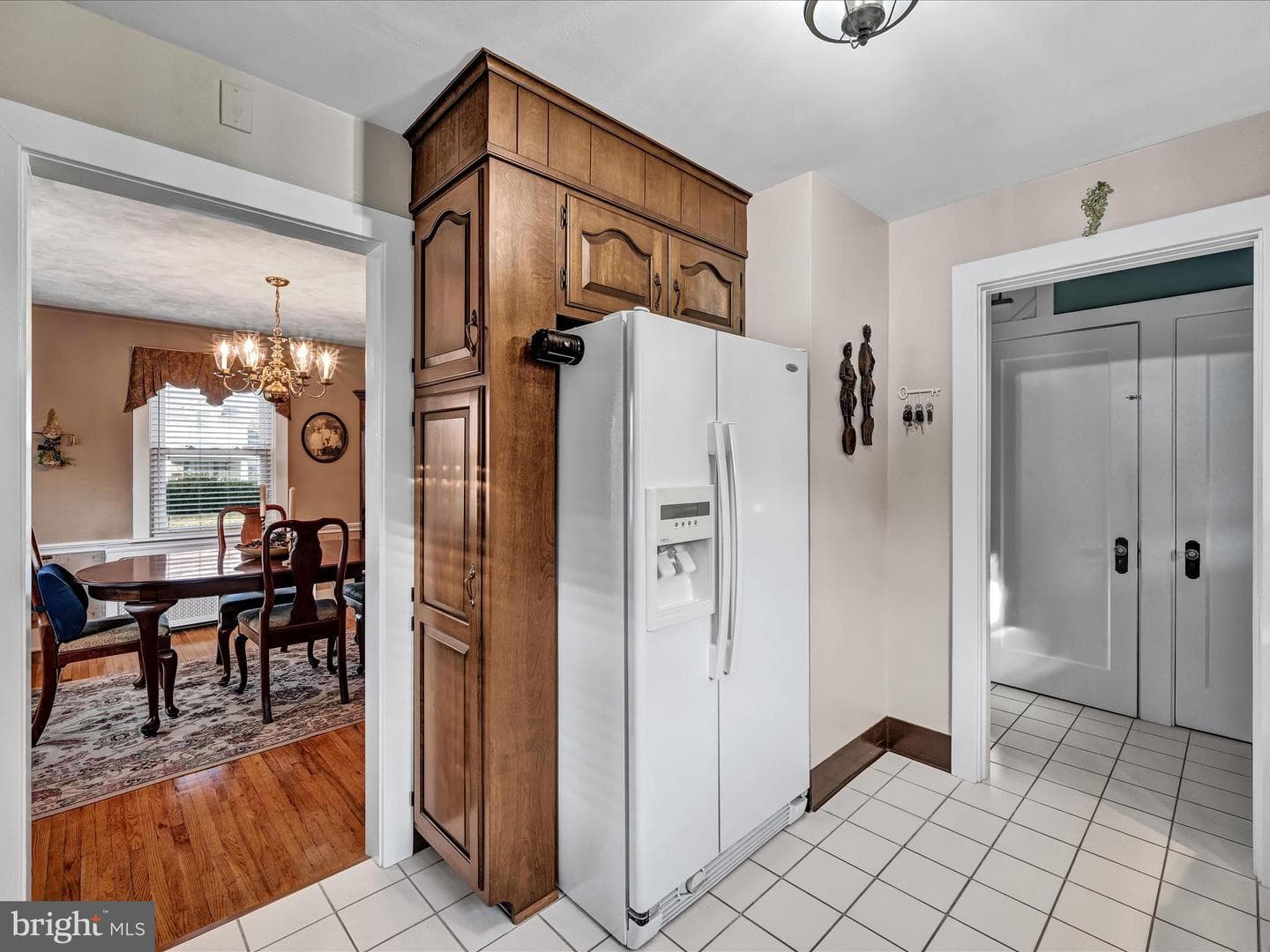 24 E Poplar Street photo 8