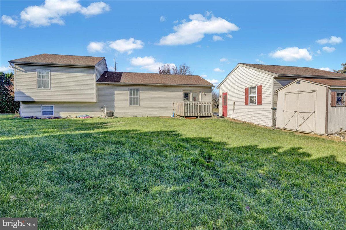 107 E Brookfield Drive photo 32