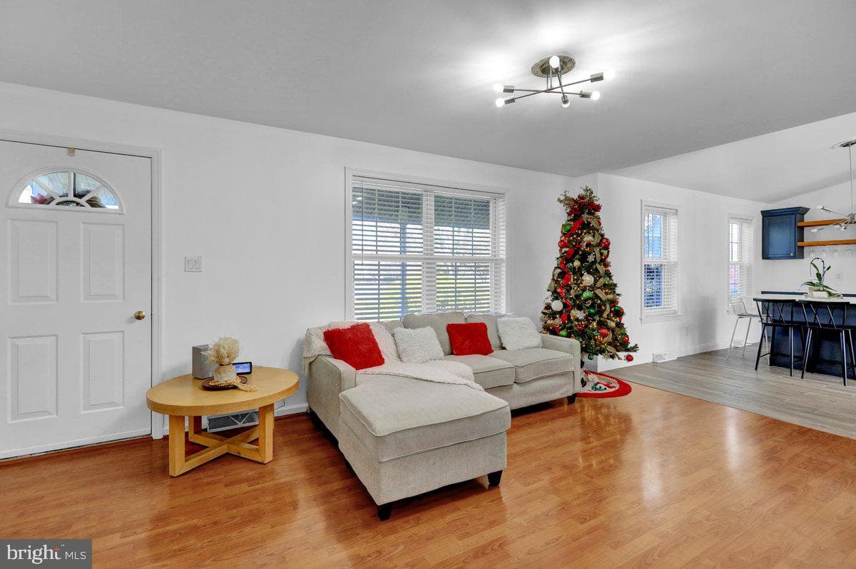 107 E Brookfield Drive photo 7