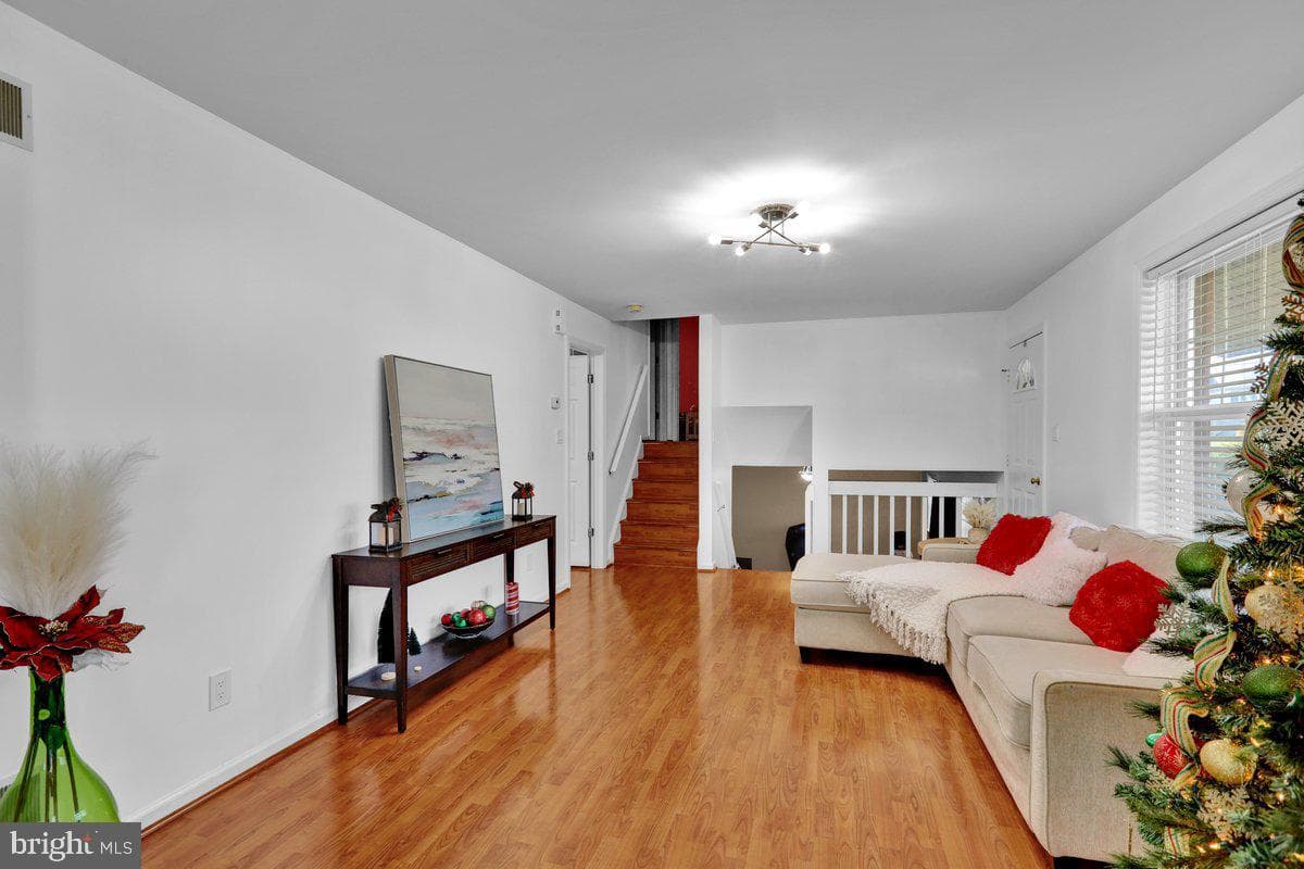 107 E Brookfield Drive photo 8