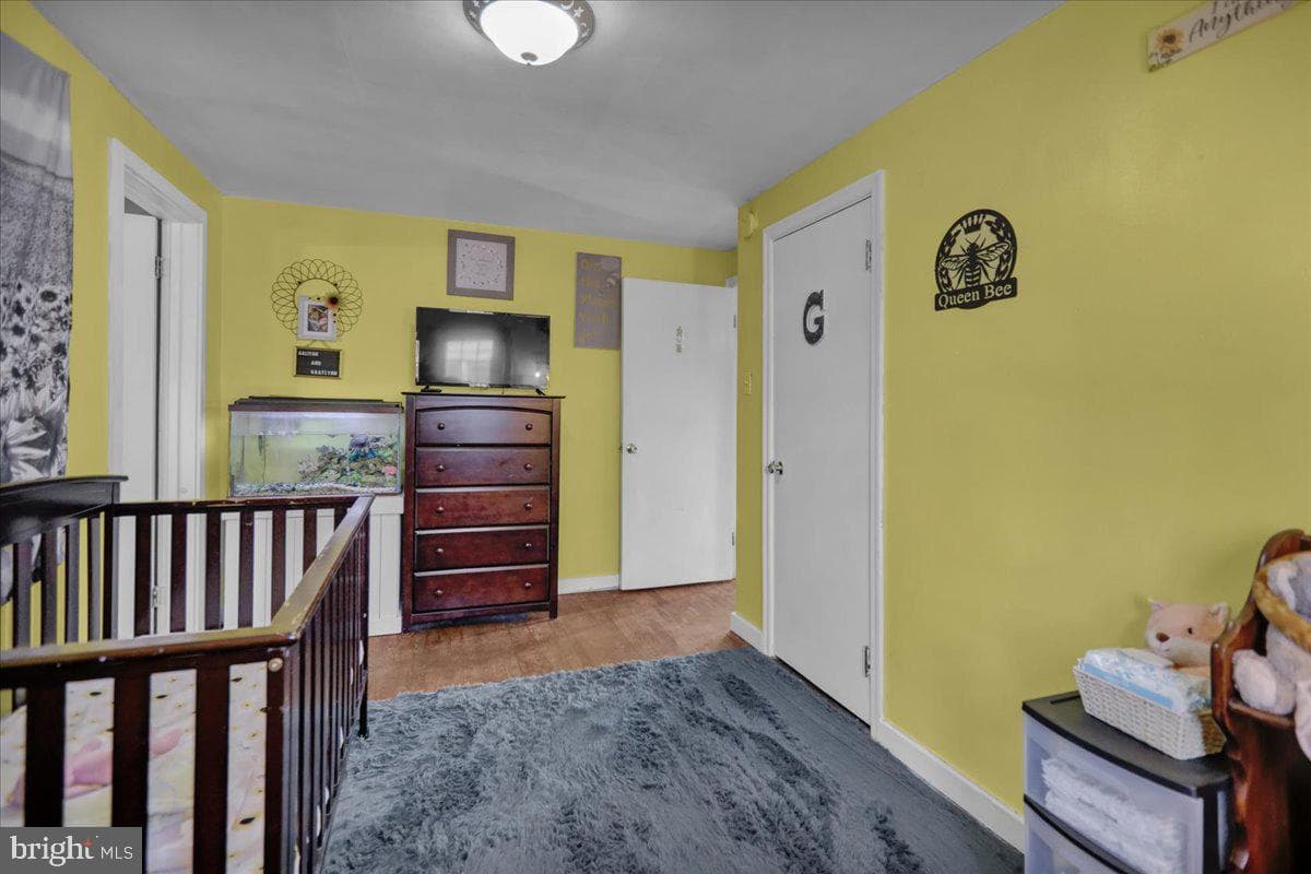 737 W Oak Street photo 12