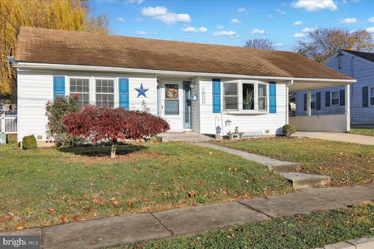 737 W Oak Street photo 2