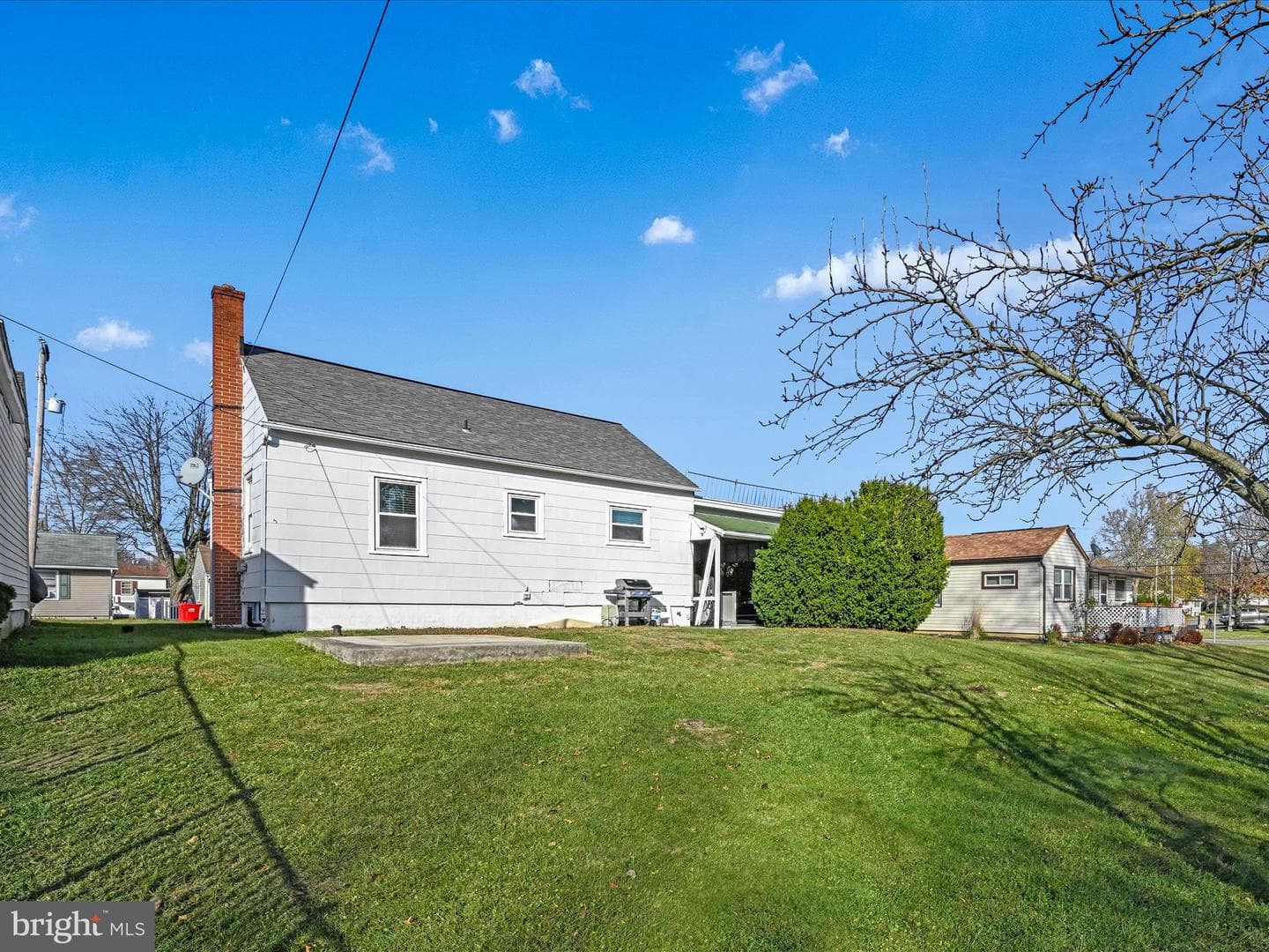 210 W Walnut Street photo 20